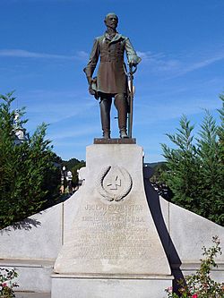 Joseph E Johnston monument in Dalton GA.jpg