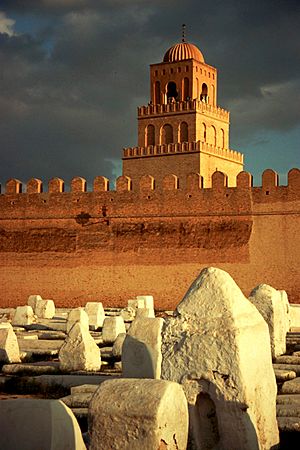 Archivo:Kairouan-mosquee-cimetiere