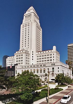 Archivo:Los Angeles City Hall (color) edit1