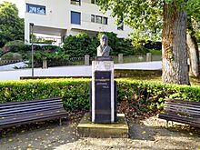 Monumento al tenor Antonio Vela 1.jpg