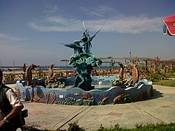 Monumento al trabajo del mar - panoramio.jpg