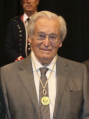 Oriol Bohigas, guardonat amb la Medalla d'Or de la Generalitat de Catalunya.jpg