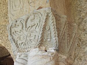 Archivo:Oviedo - Santa María del Naranco - Capitel03