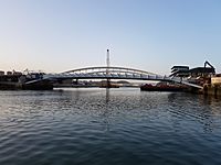 Puente San Ignacio-Zorrotzaurre 1.jpg