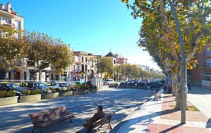 Archivo:Riera en Arenys de Mar, Spain