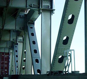 Archivo:San Francisco Oakland Bay Bridge Retrofit 2-cropped