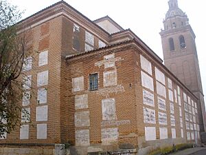 Archivo:Serrada - Iglesia de San Pedro 9