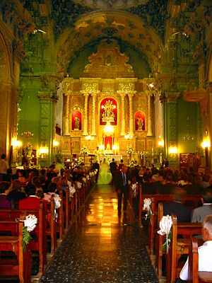 Archivo:Tuejar iglesia interior