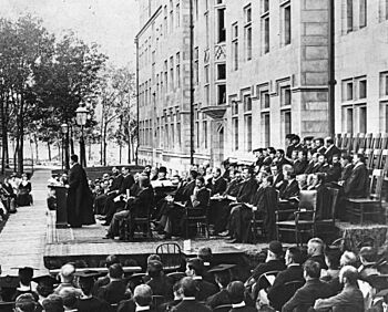 Archivo:Uchicago convocation 1894