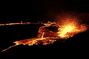 Archivo:Volcano eruption at the Danakil depression, Ethiopia.