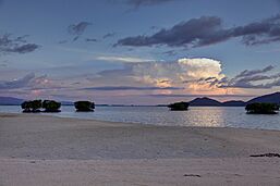 Archivo:White Island, Bougainville
