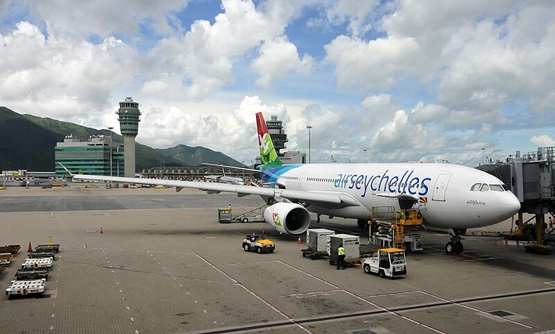 13-08-07-hongkong-airport-04