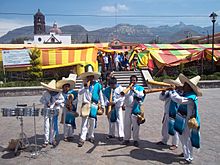 Archivo:Banda otomí, El Arenal, Hidalgo (1)