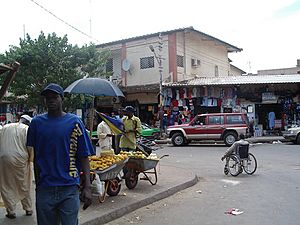 Archivo:Banjul-mercat