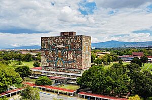 Biblioteca central de la UNAM.jpg
