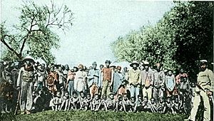 Archivo:Bundesarchiv Bild 146-2003-0005, Deutsch-Südwest-Afrika, Kriegsgefangene Herero