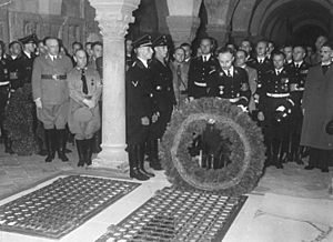 Archivo:Bundesarchiv Bild 183-H08447, Quedlinburg, Heinrichs-Feier, Heinrich Himmler