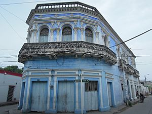 Archivo:Casa Azul de Cienaga Magdalena