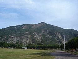 Archivo:Cerro de la Cruz en Tlapa