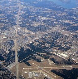 Duncanville & Joe Pool Lake (6039802777).jpg