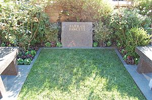 Archivo:Farrah Fawcett grave at Westwood Village Memorial Park Cemetery in Brentwood, California