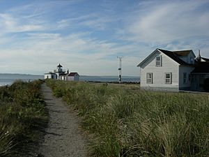 Archivo:Fort Lawton West Point Lighthouse 01