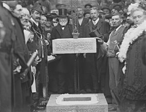 Archivo:Foundation stone of Waterford Free Library