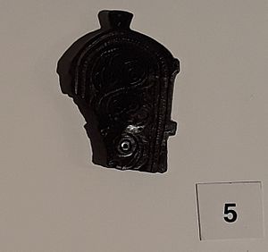 Archivo:Fragmento de Broche de cinturón visigodo de Saelices el Chico