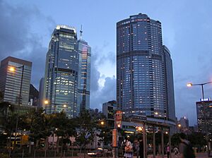 Archivo:International Finance Centre (Tower 1)