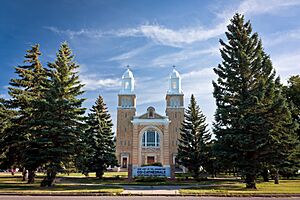 Archivo:La Cathédrale, Gravelbourg, SK
