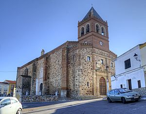 Archivo:La Zarza - Iglesia parroquial de San Martín