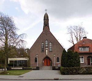 Archivo:Maarn - st.Theresiakerk