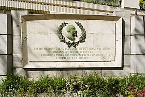 Archivo:Monumento a Carlos Ibanez de Ibero - Calle del General Ibanez de Ibero - Madrid 01