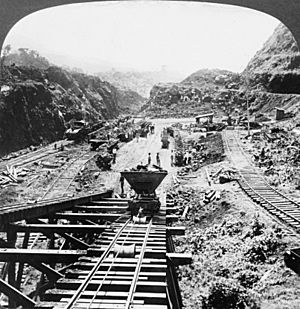 Archivo:Panama Canal under construction, 1907