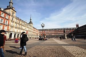 Archivo:Plaza Mayor - Madrid (4)