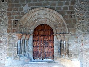Archivo:Portada de la iglesia de san Juan Bautista en Jodra del Pinar