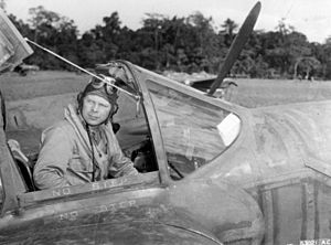 Archivo:Richard Bong in cockpit