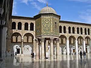 Archivo:Umayyad Mosque-Dome of the Treasury211099
