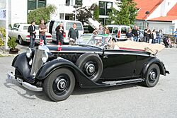 1938 Mercedes Benz 320 B Cabriolet, Owner Hanne & Lauritz Lauritzen both dressed in period clothing IMG 9335.JPG