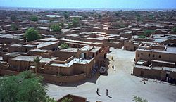 Archivo:1997 277-16A Agadez hotel