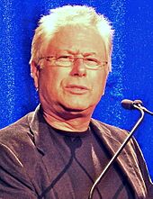 Archivo:Alan Menken 2013 (cropped)