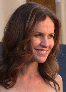 Amy Brenneman 2009 (cropped).jpg