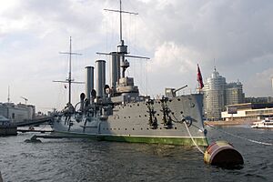 Archivo:Avrora cruiser, Saint Petersburg, Russia