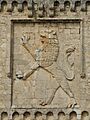 Bajorrelieve de la torre del homenaje del castillo de Barcience 2