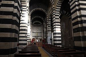 Archivo:Borutta - Chiesa di San Pietro di Sorres (13)