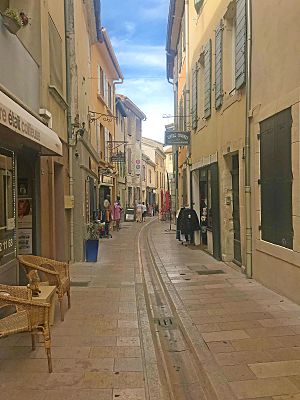 Archivo:Calles de Saint-Remy-de-Provence