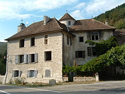 Chateau-de-Rossillon-2.jpg