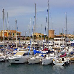 Archivo:Club Nàutic de Sa Ràpita, Mallorca, Islas Baleares, España - panoramio (2)