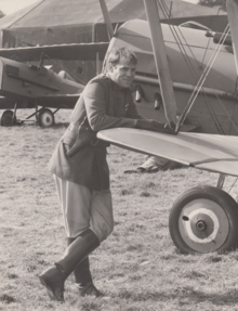 Don Stroud with Lynn Garrison's aircraft during filming.png