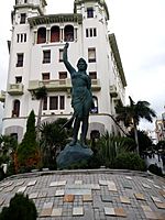 Archivo:Estatua de Calipso en Ceuta